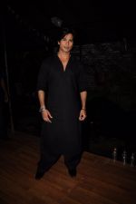 Shahid Kapoor on the sets of Just Dance in Filmcity, Mumbai on 2nd Sept 2011 (54).jpg